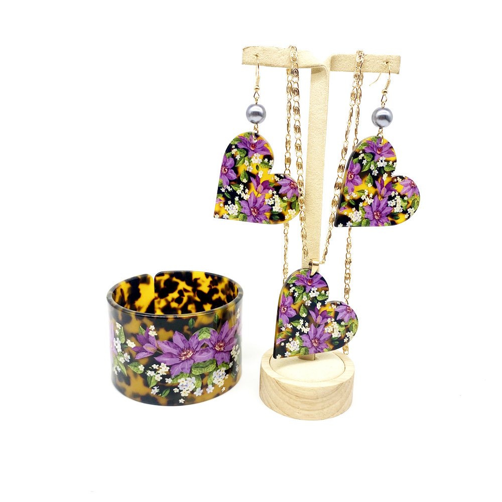 Pacific Jewelry & Watches Los Angeles - Комплект из колье и серёг, из
